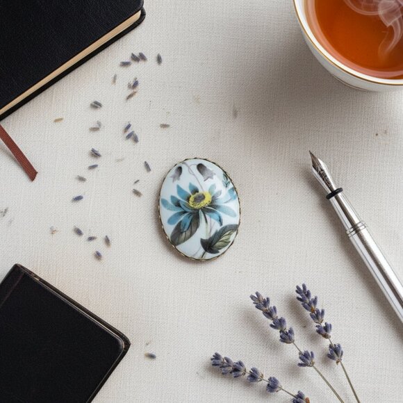 Vintage Floral Brooch | Gold Tone Botanical Cottagecore Pin - Picture 5 of 6